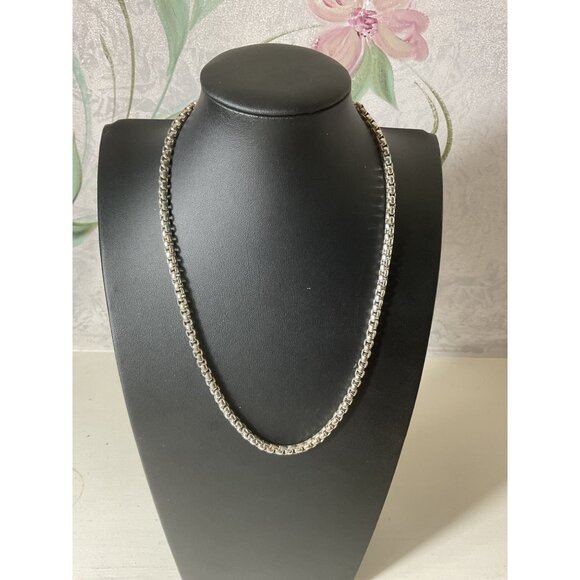 Silver Box Chain Necklace With Round Magnetic Clasp Elegant & Versatile Design - Picture 1 of 4